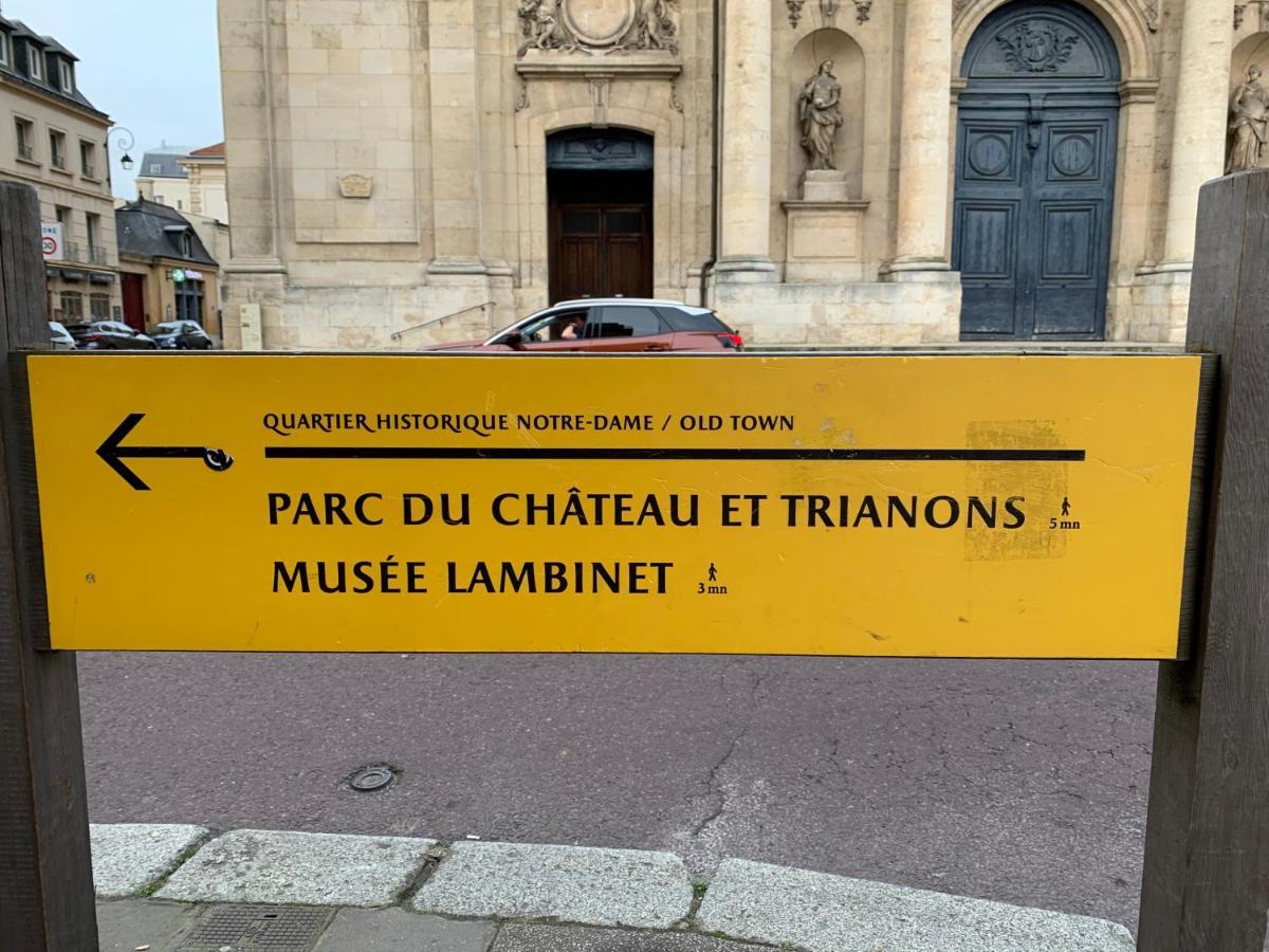 Appartement Versailles Quartier Notre Dame Au Pied Du Chateau Avec Parking Versalhes Exterior foto