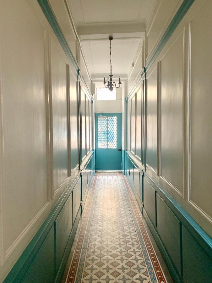 Appartement Versailles Quartier Notre Dame Au Pied Du Chateau Avec Parking Versalhes Exterior foto