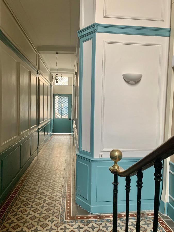 Appartement Versailles Quartier Notre Dame Au Pied Du Chateau Avec Parking Versalhes Exterior foto