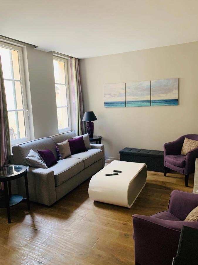 Appartement Versailles Quartier Notre Dame Au Pied Du Chateau Avec Parking Versalhes Exterior foto