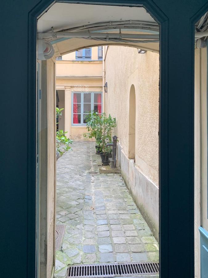 Appartement Versailles Quartier Notre Dame Au Pied Du Chateau Avec Parking Versalhes Exterior foto
